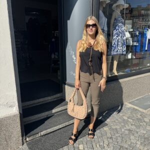 Eva Kayan tílko